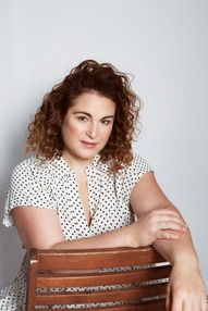 Curvymodel Claudia