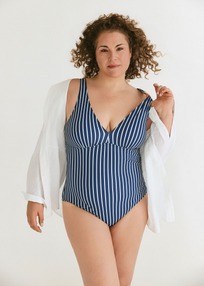 Curvymodel Claudia
